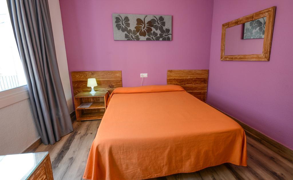 Hostal Ancora يوريت دي مار المظهر الخارجي الصورة