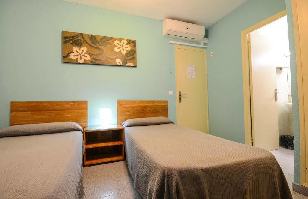 Hostal Ancora يوريت دي مار المظهر الخارجي الصورة