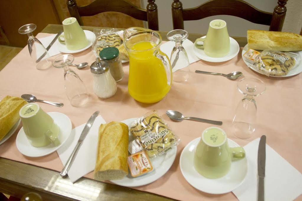Hostal Ancora يوريت دي مار المظهر الخارجي الصورة